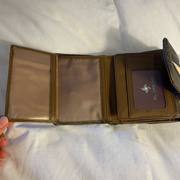 Fashionable multi-compartment wallet by Burghley - ample slots and sections NWT - Picture 9 of 11